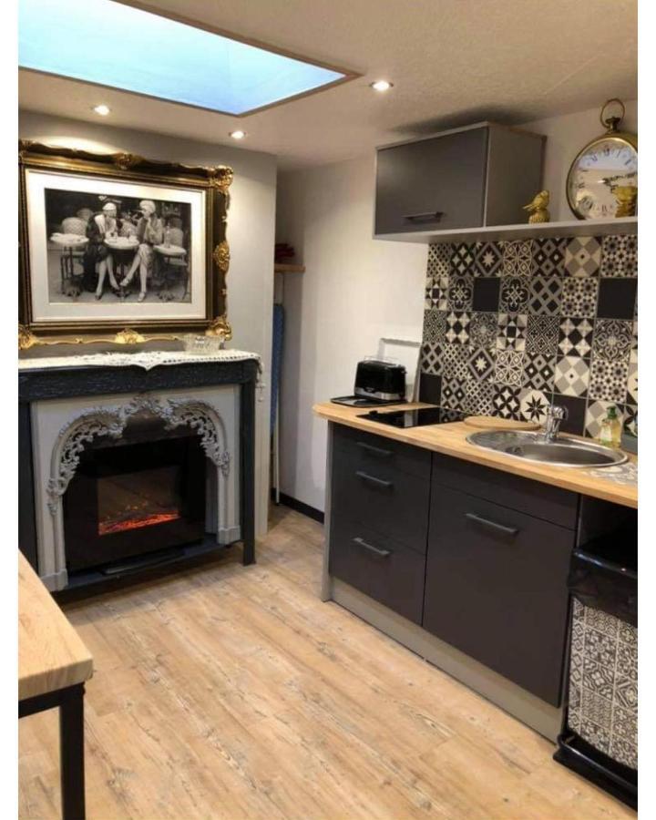 Appartement Romantique Parisien, Baignoire Retro Au Pied Du Lit Булонь-сюр-Мер Экстерьер фото